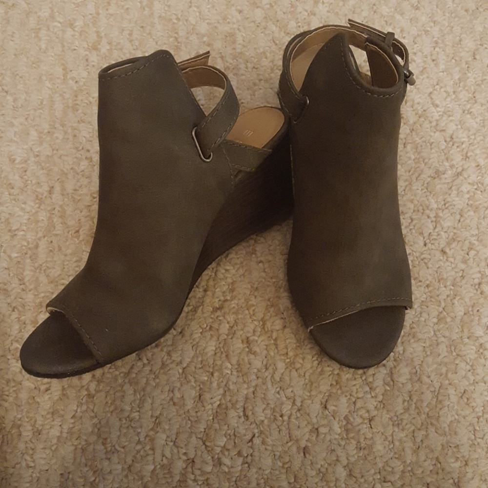 Slingback Wedges